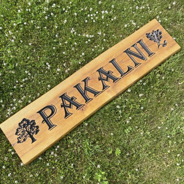 Māju nosaukums - koka norāde