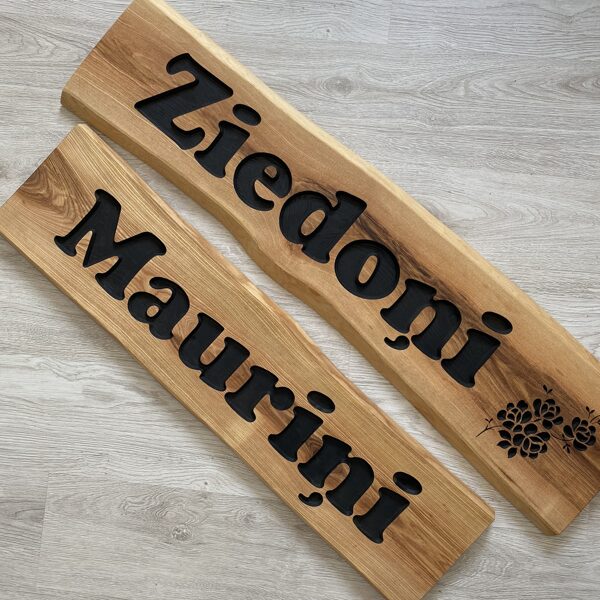 Mājas nosaukumi - koka norādes