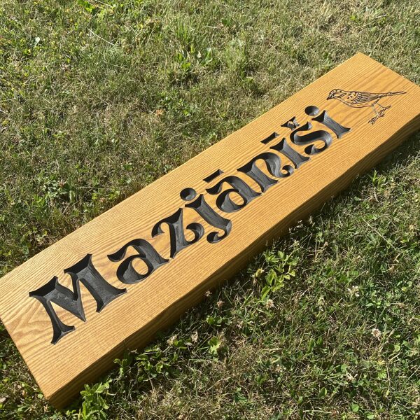 Māju zīme - koka norāde