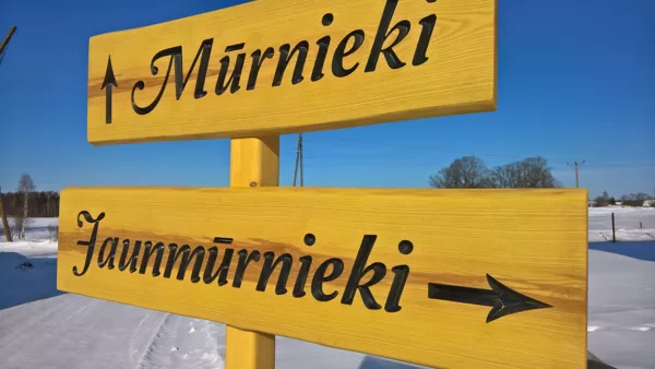 Norāde no koka - māju zīme