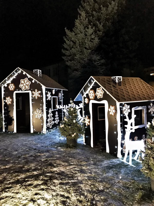 vides dekorācija - Piparkūku māja Smiltenē - vides objekts